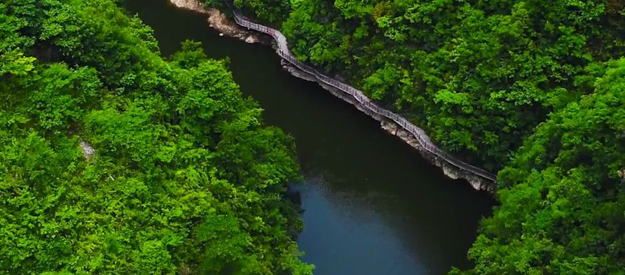 山美水美的堯治河,村莊風情也是分外旖旎.