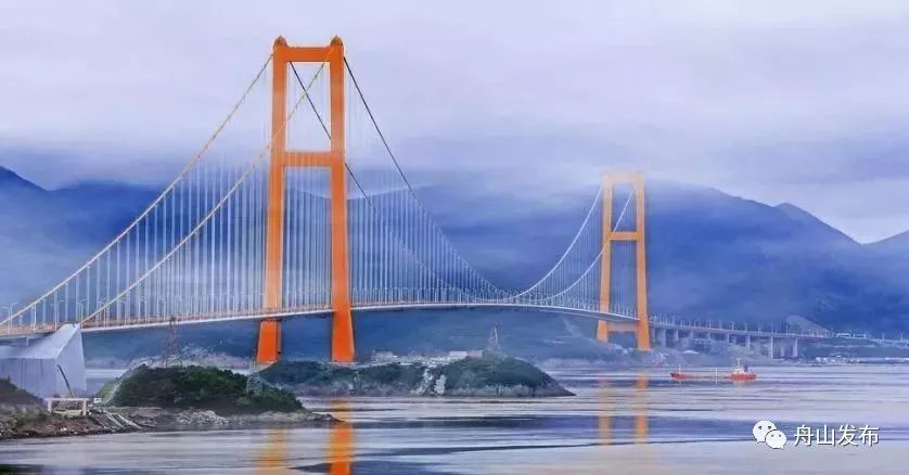 旖旎的海岛风光勤劳智慧的新区人民……"勇立潮头,海纳百川,同舟共济