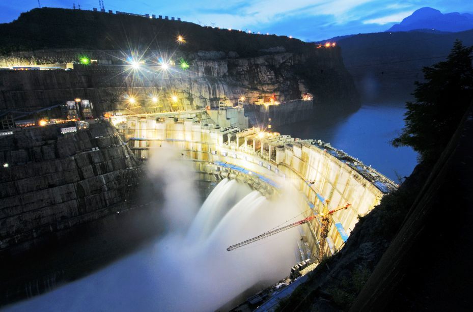 溪洛渡水电站此外,水电发展与电力需求增长的不匹配.