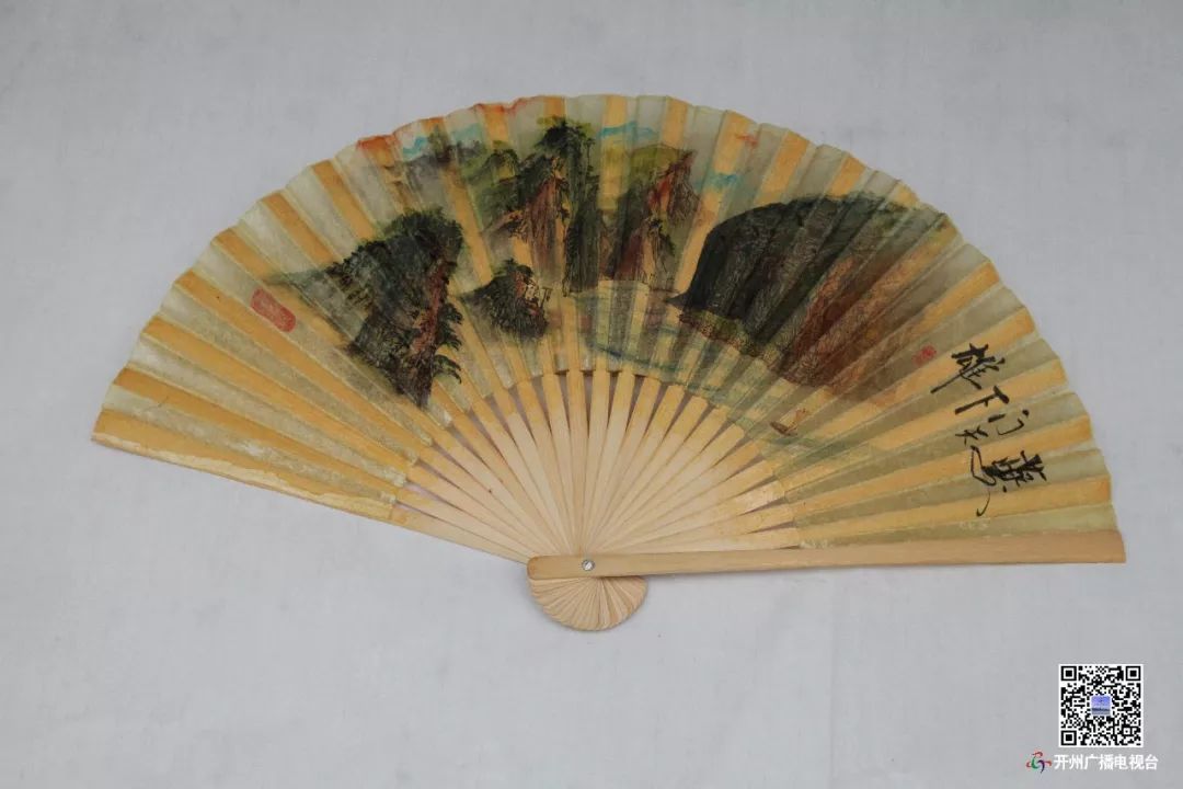 开州油纸扇产生于清道光年间,由临江人童茂恩创制出了独具特色的临江