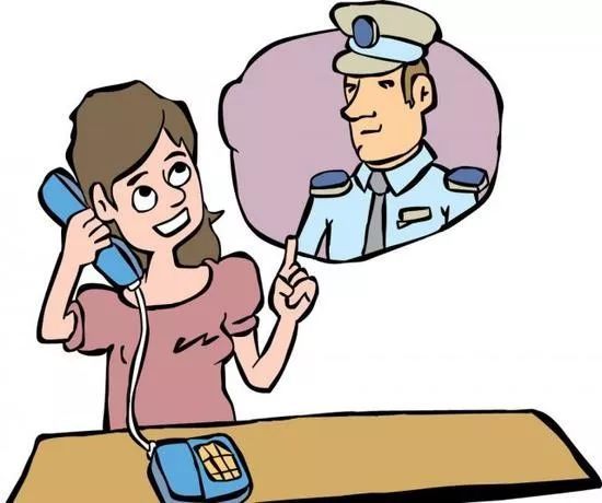 7月5日,王女士拨打110报警称:我在泰龙建材市场捡到一个粉色双肩包,请