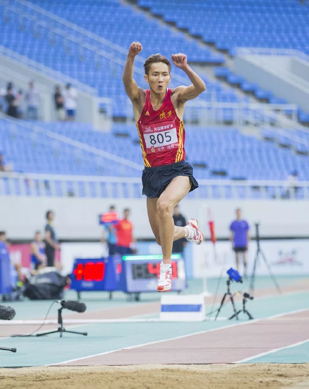 张冉,刘洋洋,杨旺3分10秒72获得第五名,他们在比赛中拼尽全力的表现