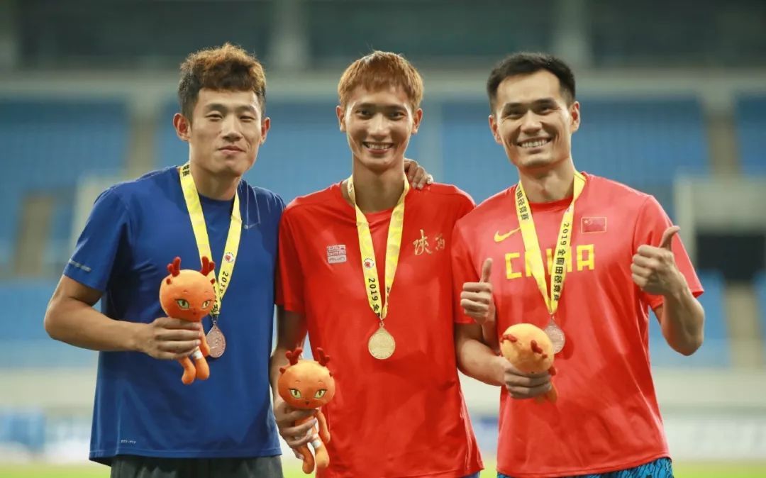 张冉,刘洋洋,杨旺3分10秒72获得第五名,他们在比赛中拼尽全力的表现