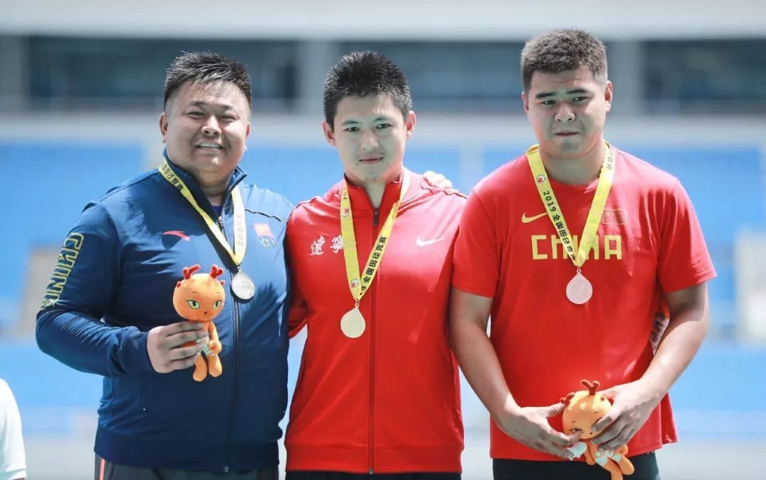 张冉,刘洋洋,杨旺3分10秒72获得第五名,他们在比赛中拼尽全力的表现