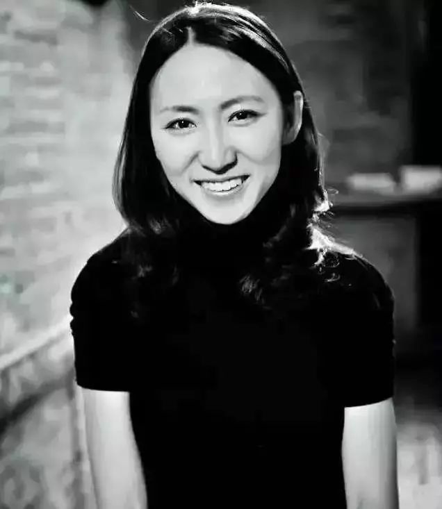 我们很怕泯然众人清华最牛闺蜜一个是清华最年轻教授一个帮世界首富