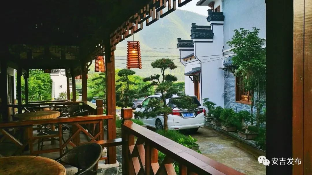 章村镇在章村镇长潭村也有一户美丽庭院——里香民宿,那里有漂亮的砖