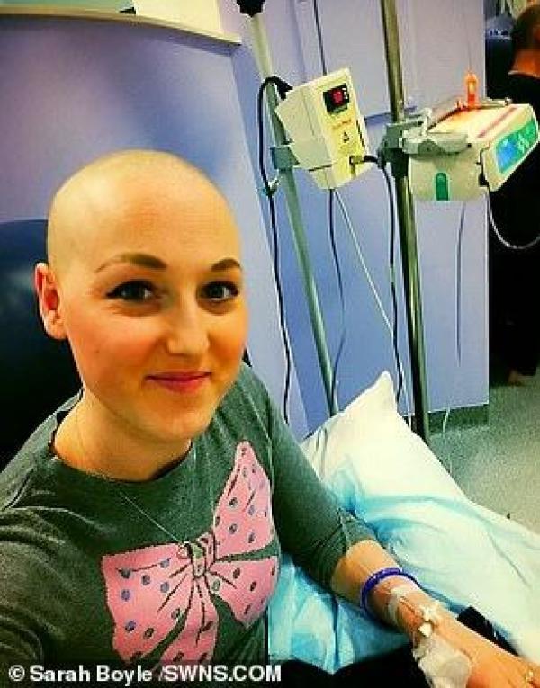 英国女子被告知得了乳腺癌化疗数月头发掉光医生说是误诊