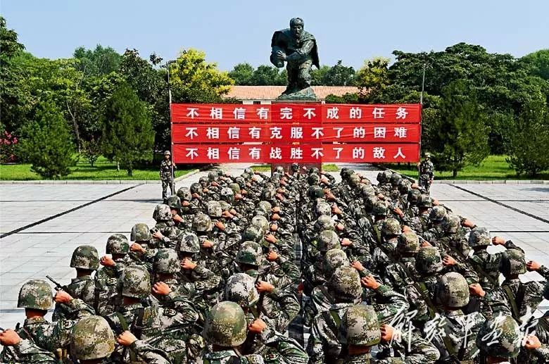 一个连队的战斗精神感动了这座城市
