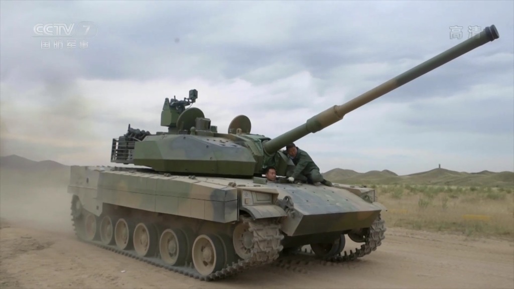 15式坦克列装后公开亮相多角度展示超强战力