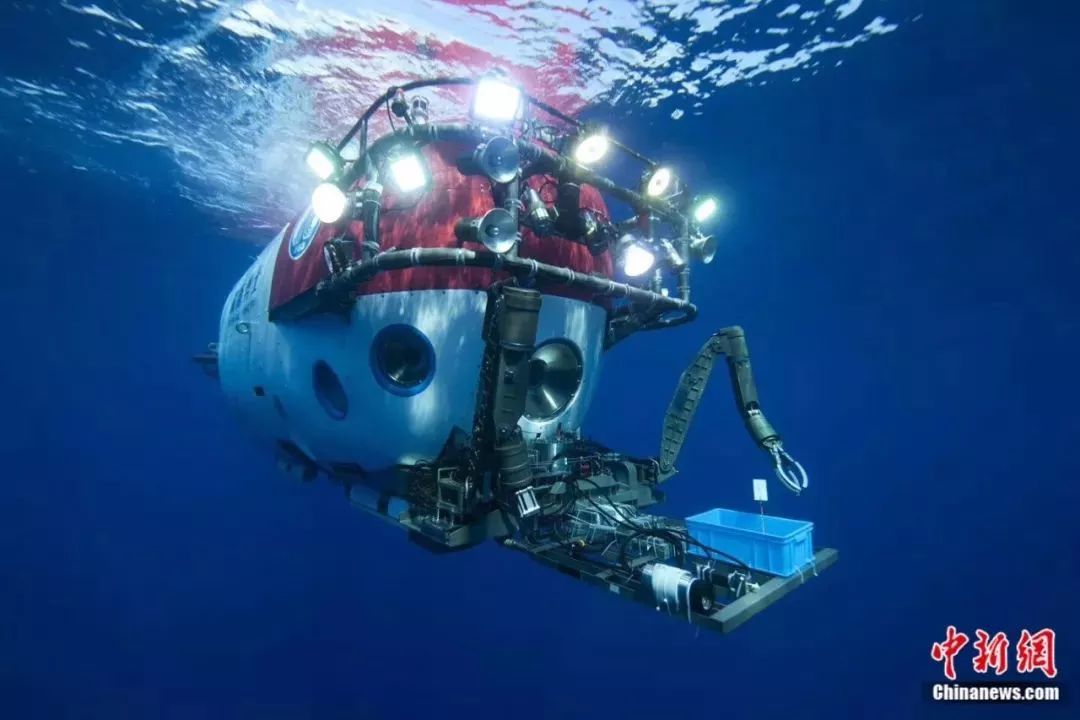 2016年,海斗号在中国首次万米深渊科考航次中最大潜深达10767米,是