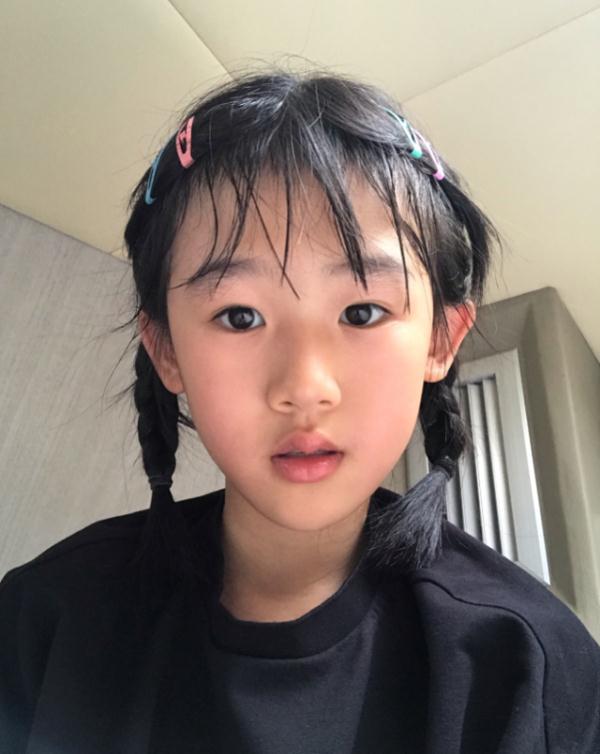 陆毅11岁大女儿晒美照,看到了第五张时:究竟是经历了啥?