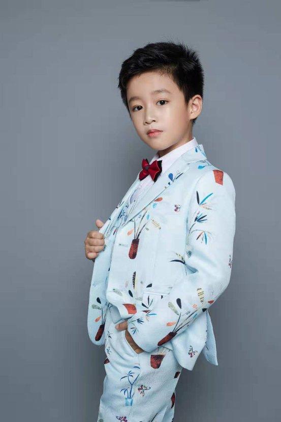 王泓翔荣获2019澳门国际少儿时装周全国总决赛人气季军