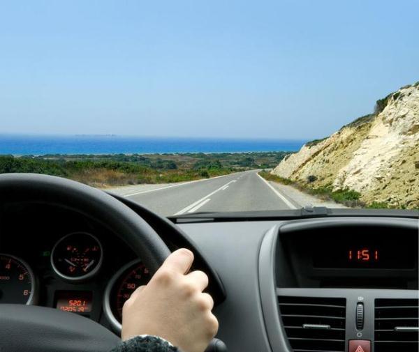 开车犯困只会喝红牛老司机再传授你5招瞬间提神更酸爽