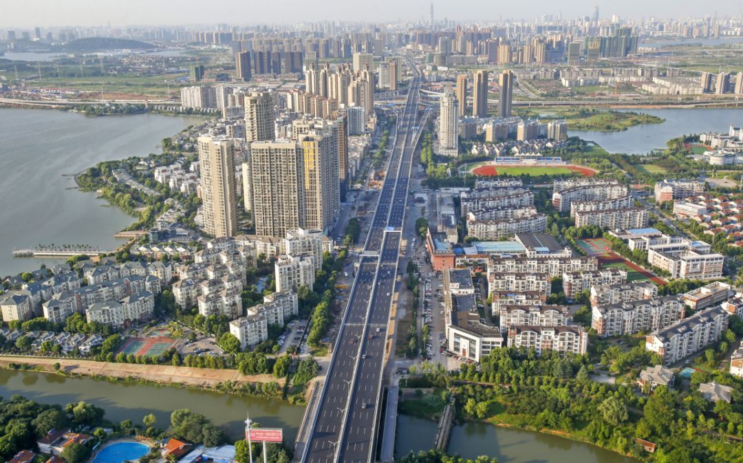 要闻| 武汉整治工程建设领域"红顶中介",全部转企改制与政府部门脱钩