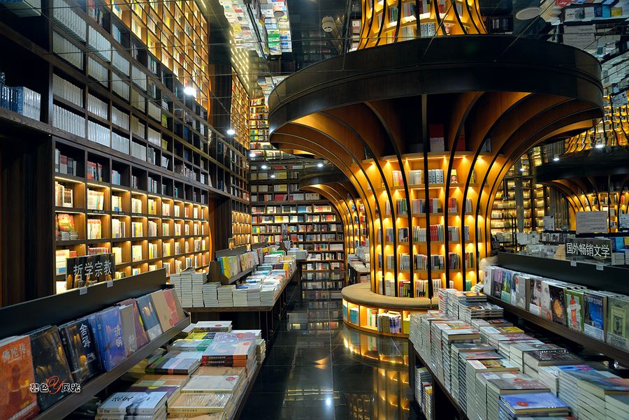 文汇时评 | 书店让城市建筑迸发出崭新的文化亮色