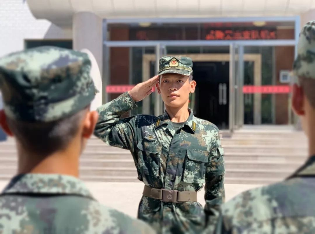 "新排长"他们就是刚毕业的来了一批新成员武警宁夏总队吴忠支队