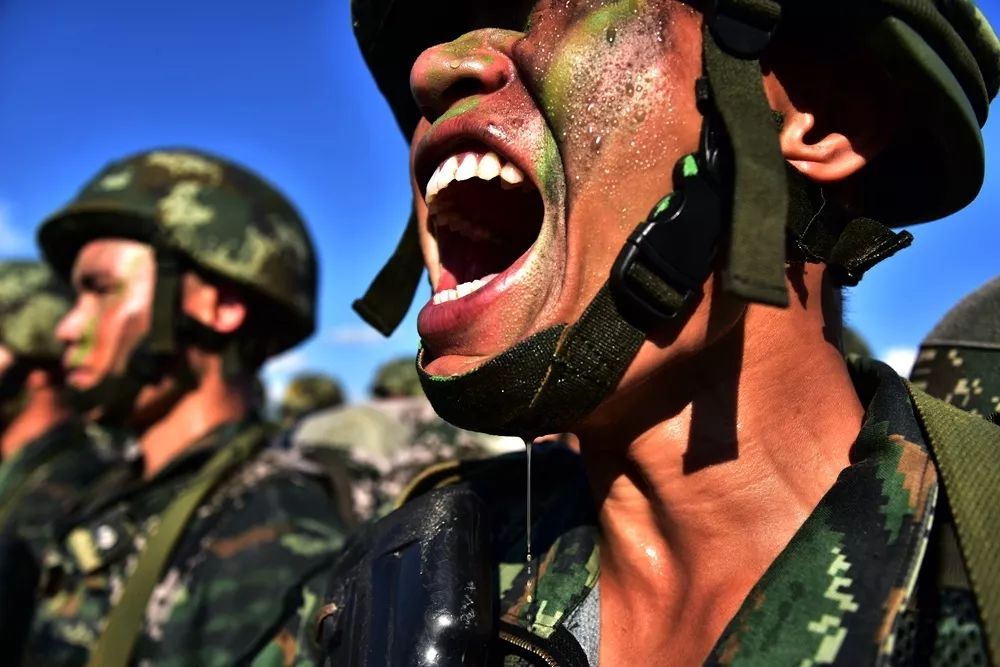 这些都是中国军人的好样子!