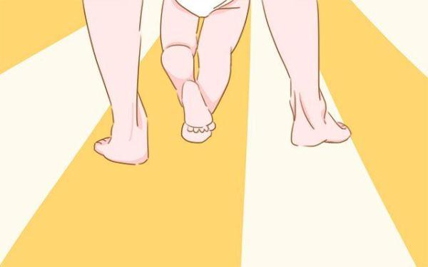 想要看宝宝是否有踏步反射,其实刺激的方式非常简单.