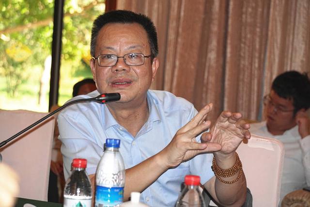 深圳市宝安区中心医院党委书记,院长周华.