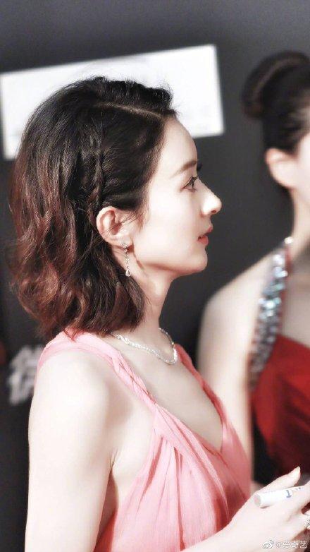 赵丽颖侧颜杀粉丝大呼太美了