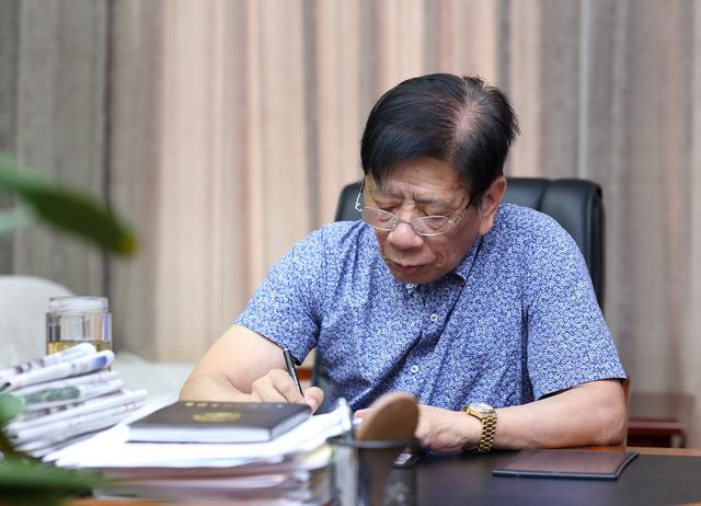 住进icu还在工作的老梅书记走了|记常州市横山桥镇五一村党委书记