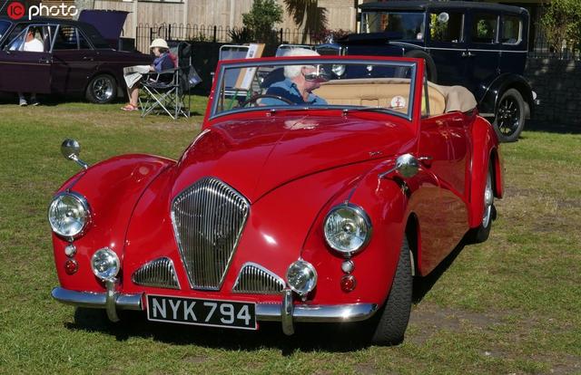 浓浓复古怀旧风英国举行老爷车集会