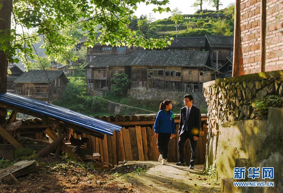 大山里奏响放牛班的春天记浙江对口帮扶贵州台江民中校长陈立群