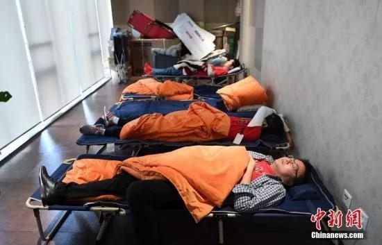 【中国新闻网】马云卸任阿里董事局主席：我还很年轻，还想去折腾