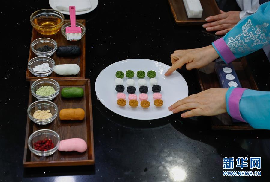 「新华网」“迎中秋”世界各地传统糕点系列——韩国松饼和茶食
