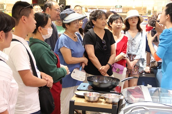 「央广网」鳄珍举行北京线下品鉴活动，科技让鳄鱼造福人类