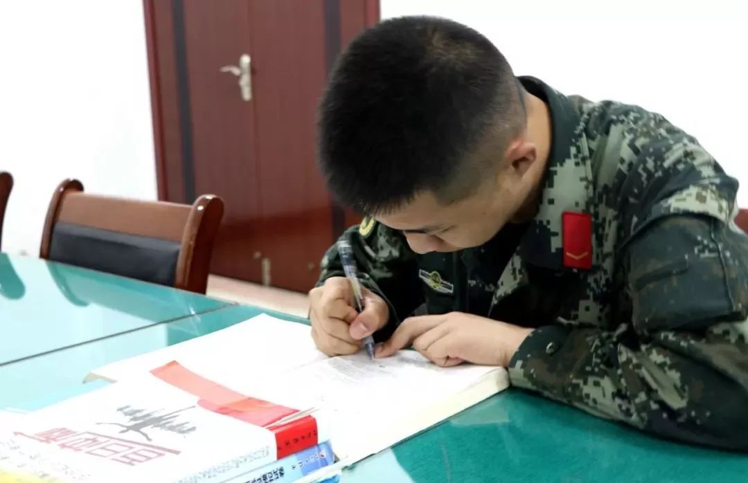 #人民武警#新兵们，2019最强入营指南请查收！