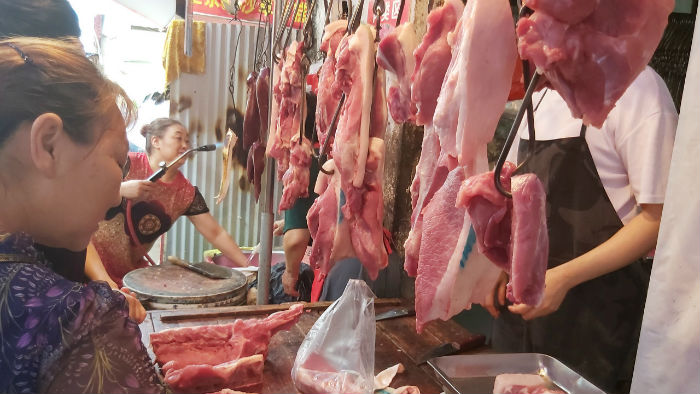 「经济观察报」国务院常务会议：落实猪肉保供稳价措施纠正不合理禁养限养规定