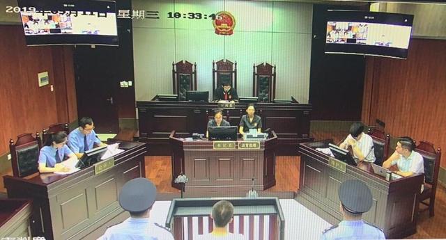 环球网@歌手“东来东往”容留他人吸毒被判刑