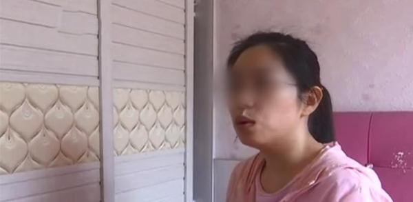 「光明网」8岁双胞胎被生父和继母轮番打骂，还吃不上饭，父亲：正常管教