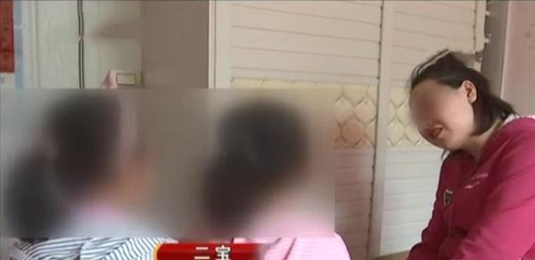 「光明网」8岁双胞胎被生父和继母轮番打骂，还吃不上饭，父亲：正常管教