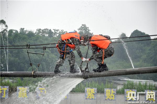 央广网@「奋斗的中国人」联勤保障部队某输油管线团四级军士长吴勇：驾驭“油龙”的联保尖兵