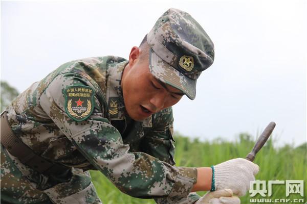 央广网@「奋斗的中国人」联勤保障部队某输油管线团四级军士长吴勇：驾驭“油龙”的联保尖兵