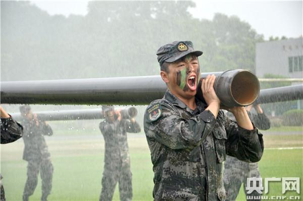 央广网@「奋斗的中国人」联勤保障部队某输油管线团四级军士长吴勇：驾驭“油龙”的联保尖兵