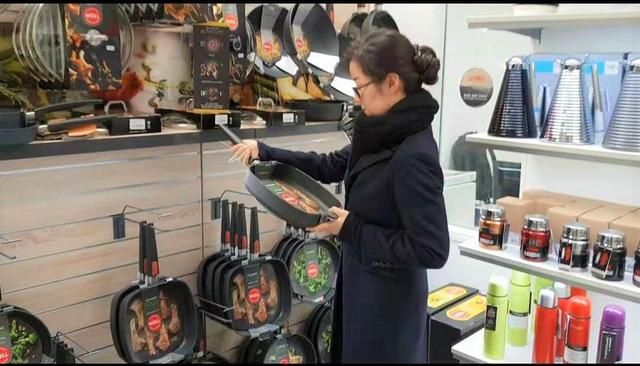 #中国经济网#解密苏宁“全球购物车”：海外买手深入全球零售末梢