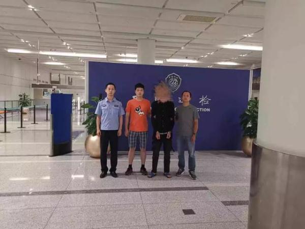 光明网：回家吧！警方从柬埔寨劝回一名在逃人员……