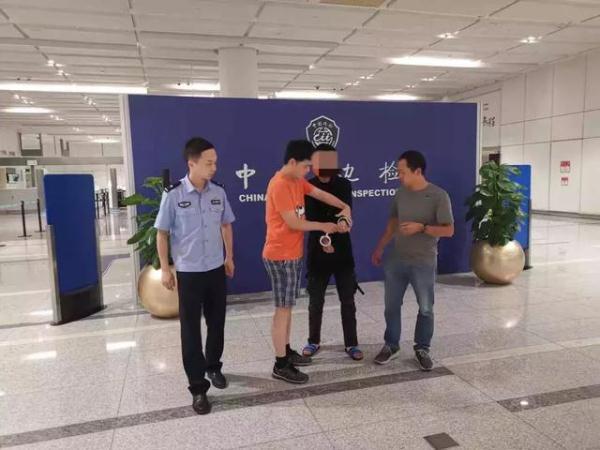 光明网：回家吧！警方从柬埔寨劝回一名在逃人员……