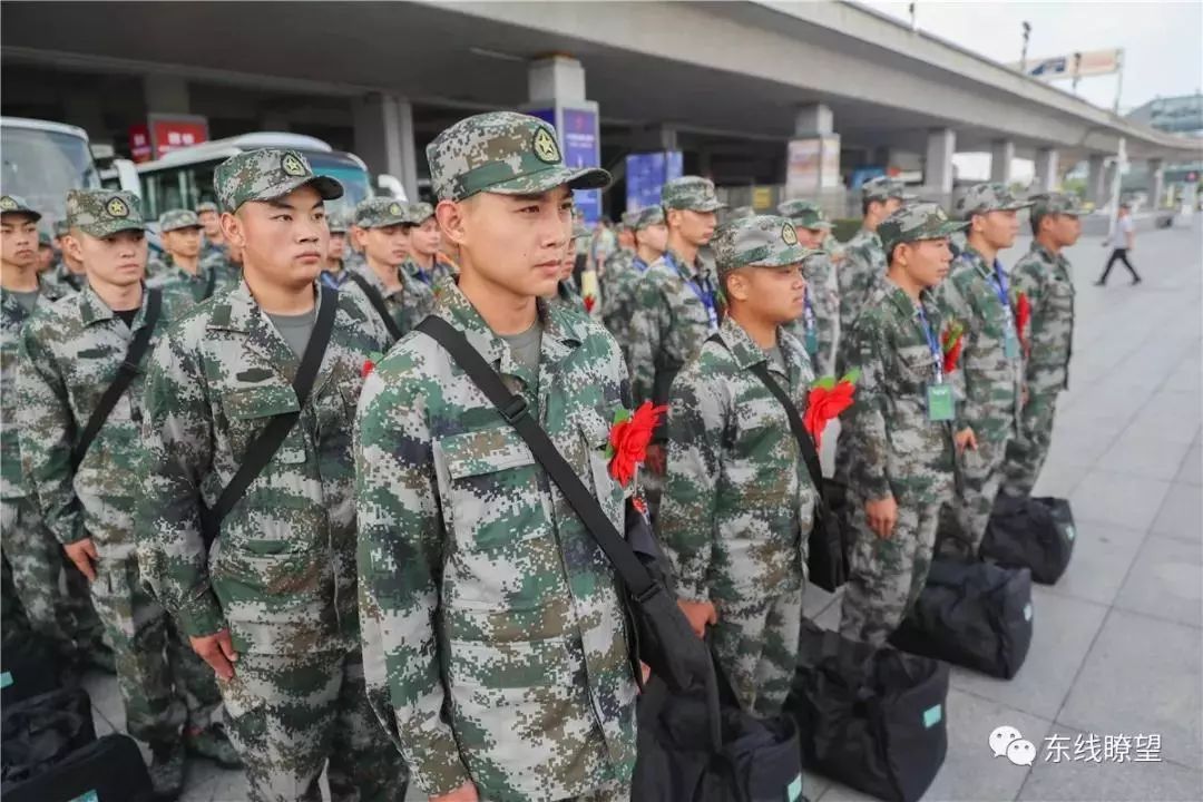 新兵来了这是他们的第一天