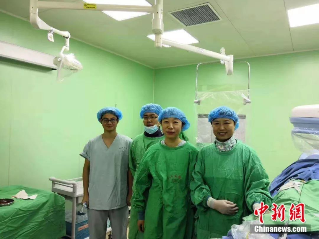 中国新闻网：手术医生的日常：每一次上台都是去战斗