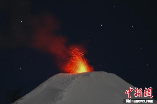 「中国新闻网」智利维利亚里卡火山爆发