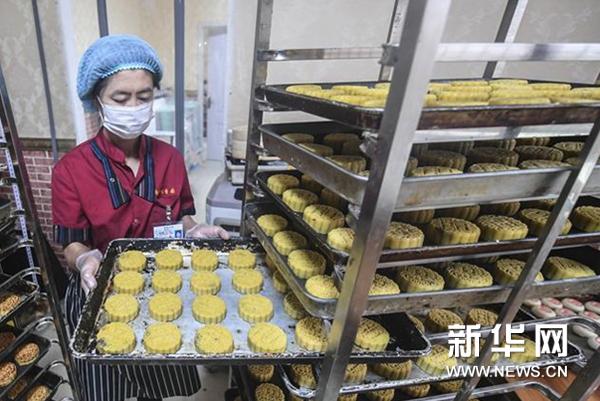 「新华网」各地开展文化活动庆祝中秋节