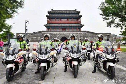 [光明网]帅！首都交警铁骑队今起上路执勤