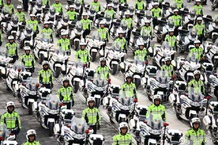 [光明网]帅！首都交警铁骑队今起上路执勤