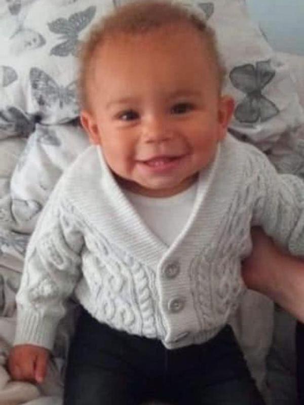 「中国网」22岁男子把10个月儿子扔河里，转身去酒吧喝酒，儿子溺水身亡