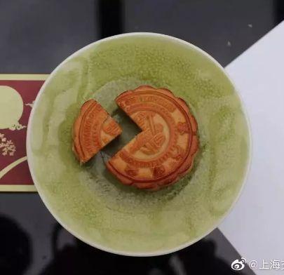 「光明网」小龙虾、藤椒牛肉、川香麻辣鸭……这些“奇葩”月饼，你见过吗？