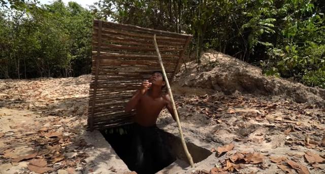 「新闻晨报」真万池王！两小哥徒手造泳池豪宅，视频播放量超2000万